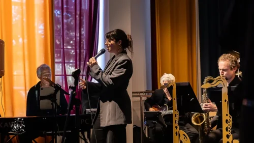 Observant - Big band On The Move met jazz-zangeres Anna Serierse