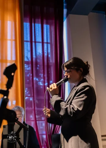 Observant - Big band On The Move met jazz-zangeres Anna Serierse