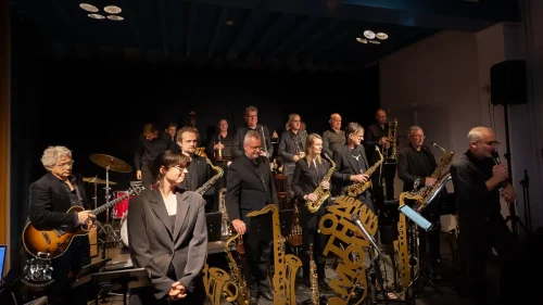 Observant - Big band On The Move met jazz-zangeres Anna Serierse